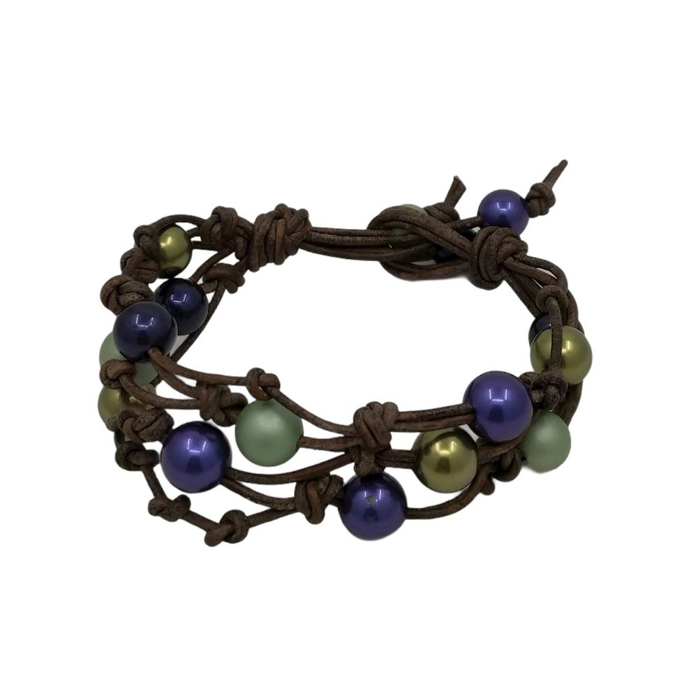 Shell pearl and knotted leather adjustable boho bracelet blue purple green
